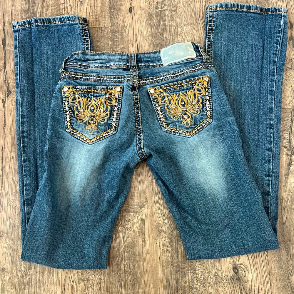 Womens Shyanne jeans. Size 25, 32 inseam, bootcut